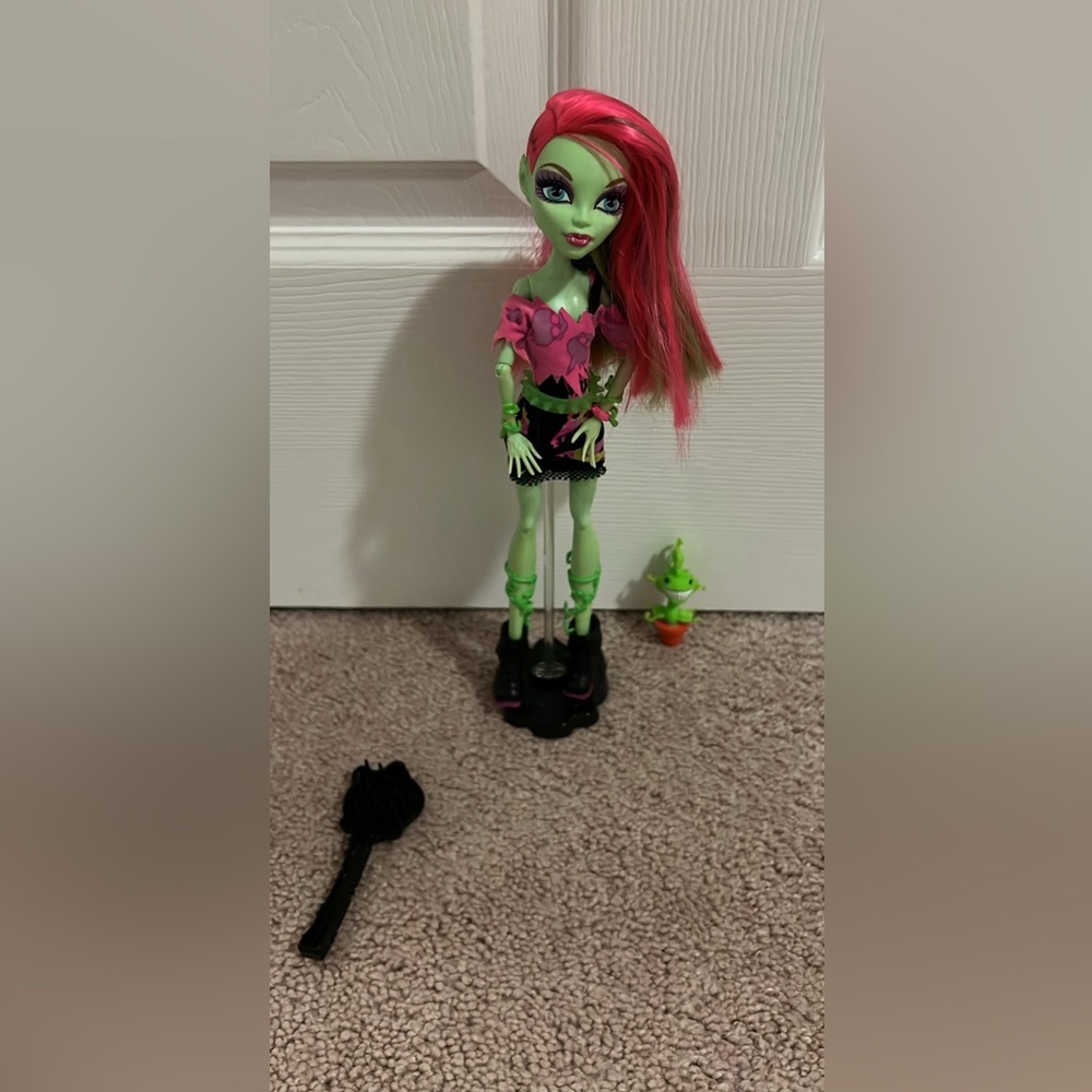 Monster High Doll Venus Mc Flytrap Musical Festival, Original Mattel Collectible